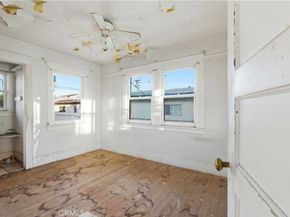 1921 20th, Santa Monica CA 90404