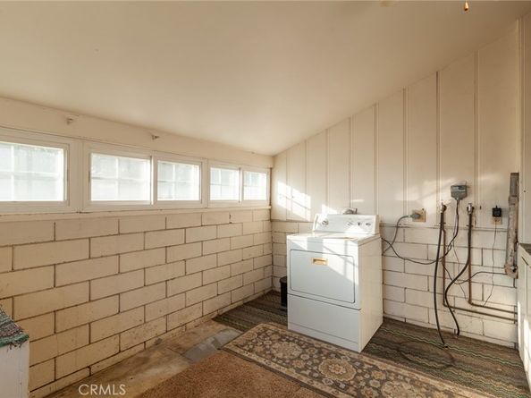 2237 N Valley, Burbank CA 91505