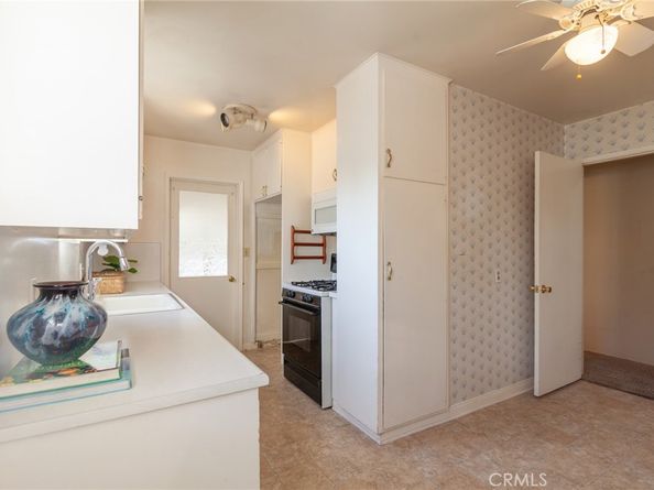 2237 N Valley, Burbank CA 91505