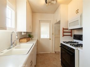 2237 N Valley, Burbank CA 91505