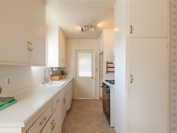 2237 N Valley, Burbank CA 91505