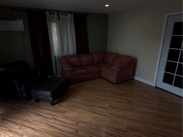 10900 Goss, Sun Valley CA 91352