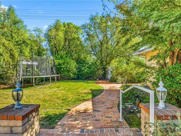 5433 Shirley Avenue, Tarzana CA 91356