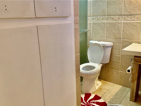 7904 Laurel Canyon 12, North Hollywood CA 91605