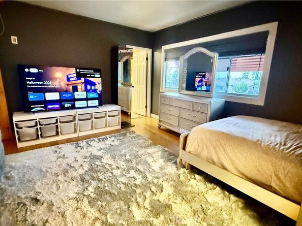 7904 Laurel Canyon 12, North Hollywood CA 91605