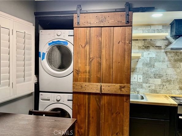 7904 Laurel Canyon 12, North Hollywood CA 91605