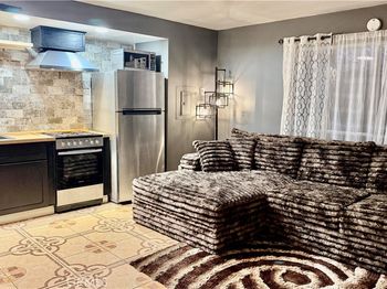 7904 Laurel Canyon