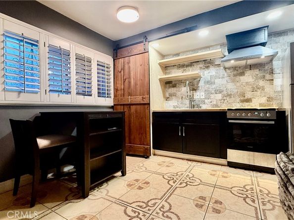 7904 Laurel Canyon 12, North Hollywood CA 91605