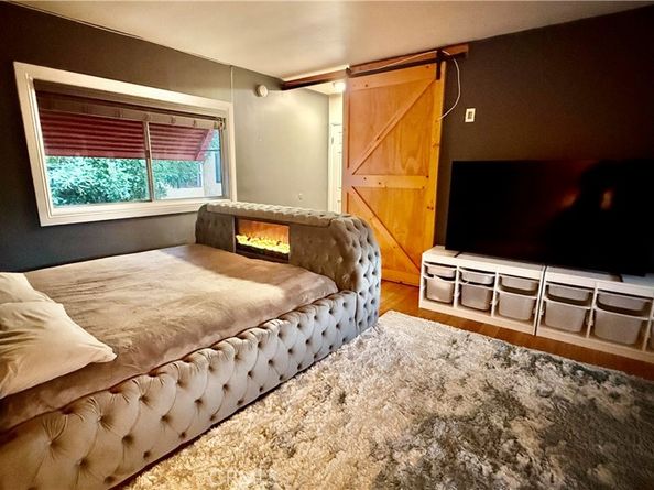 7904 Laurel Canyon 12, North Hollywood CA 91605