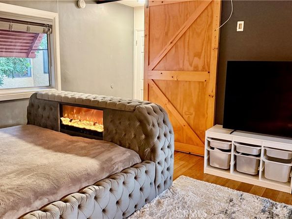 7904 Laurel Canyon 12, North Hollywood CA 91605