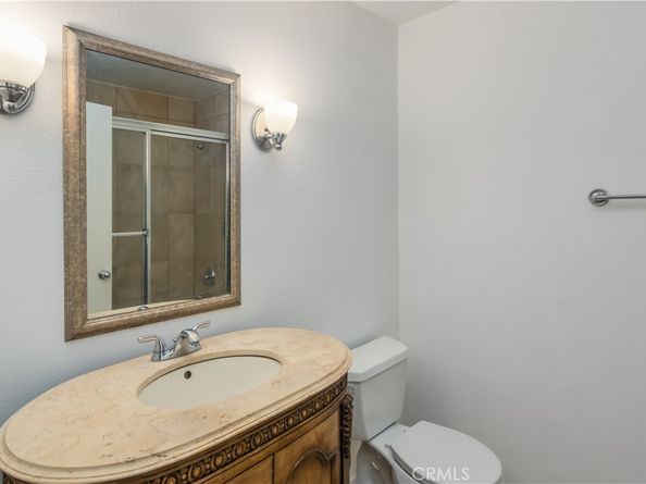 20253 Keswick Street 103, Winnetka CA 91306