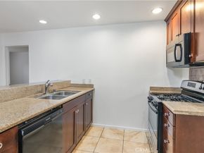 20253 Keswick Street 103, Winnetka CA 91306