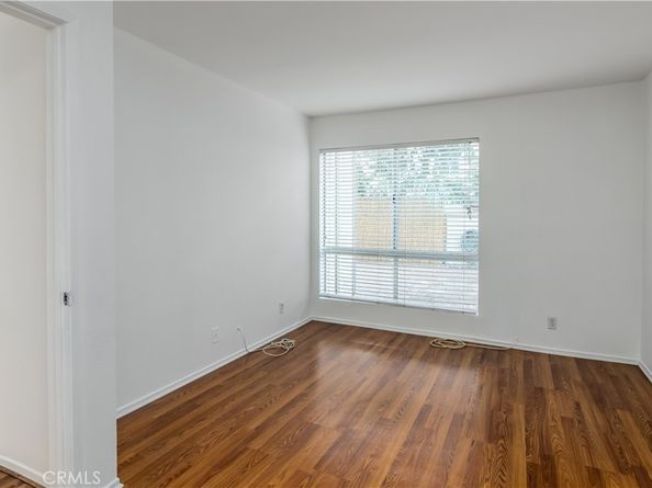 20253 Keswick Street 103, Winnetka CA 91306