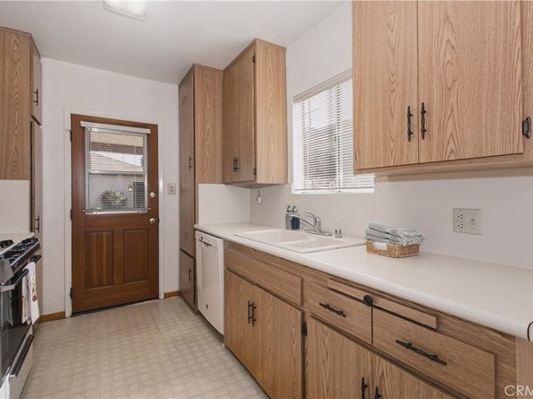 6900 Aura Avenue, Reseda CA 91335