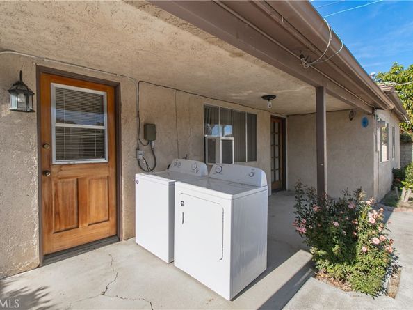 6900 Aura Avenue, Reseda CA 91335