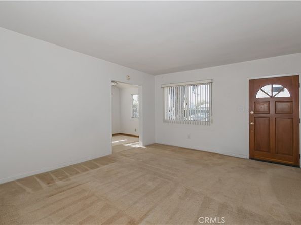 6900 Aura Avenue, Reseda CA 91335