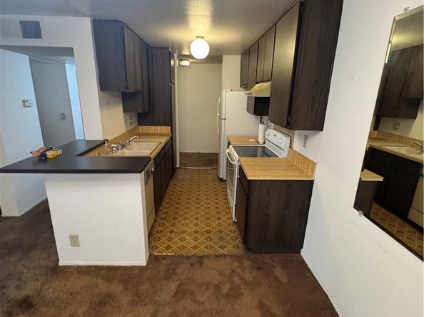 8535 W West Knoll 202, West Hollywood CA 90069