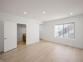 8246 Woodshill Trail, Los Angeles CA 90069