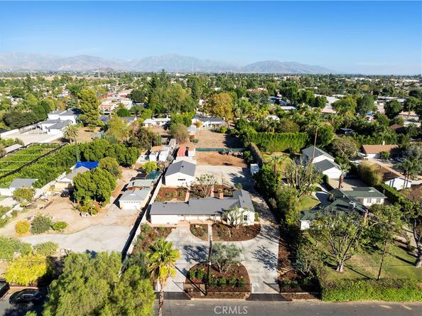 9816 Burnet, North Hills CA 91343