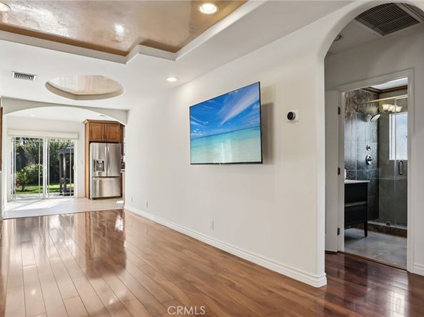 13816 Bessemer Street, Van Nuys CA 91401