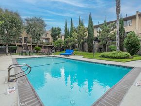 22038 Vanowen Street 113, Woodland Hills CA 91303