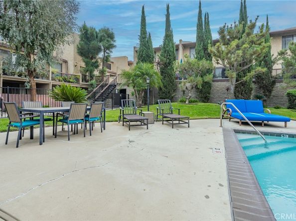 22038 Vanowen Street 113, Woodland Hills CA 91303