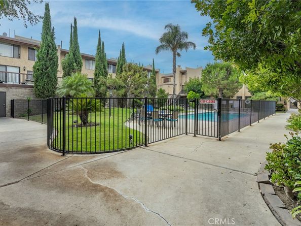 22038 Vanowen Street 113, Woodland Hills CA 91303