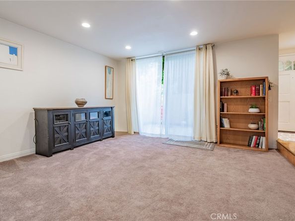 22038 Vanowen Street 113, Woodland Hills CA 91303