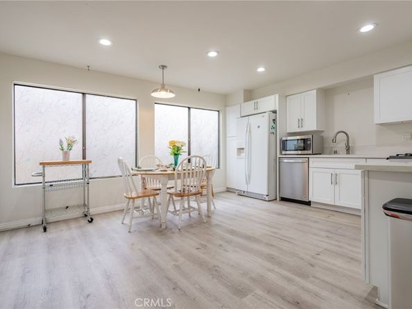 22038 Vanowen Street 113, Woodland Hills CA 91303