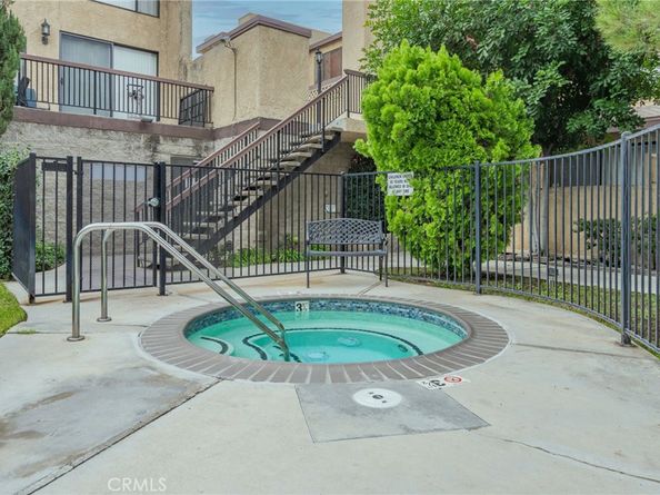 22038 Vanowen Street 113, Woodland Hills CA 91303