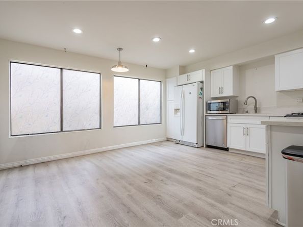 22038 Vanowen Street 113, Woodland Hills CA 91303