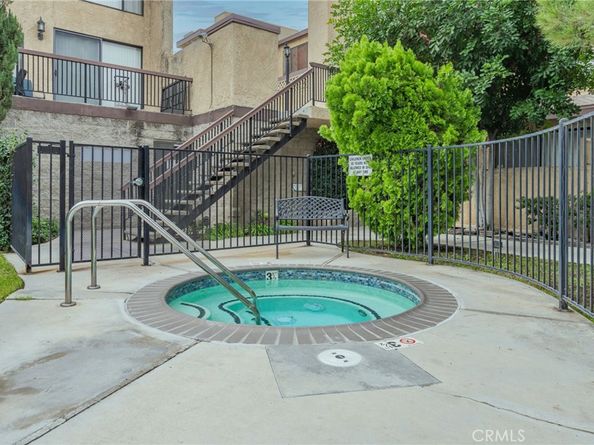 22038 Vanowen Street 113, Woodland Hills CA 91303