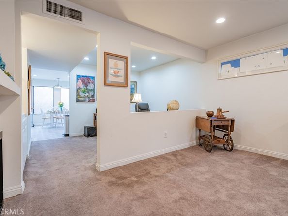 22038 Vanowen Street 113, Woodland Hills CA 91303