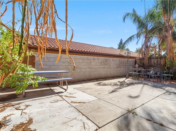 9400 Burnet 117, North Hills CA 91343