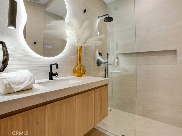 20553 Califa, Woodland Hills CA 91367