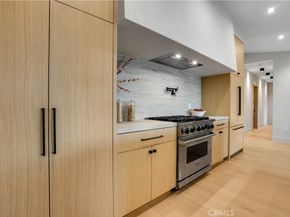 20553 Califa, Woodland Hills CA 91367