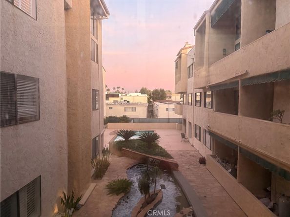 5310 Zelzah 303, Encino CA 91316