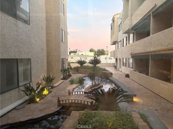 5310 Zelzah 303, Encino CA 91316