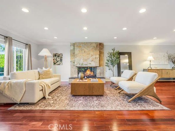 3325 Alginet, Encino CA 91436