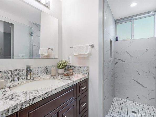 3325 Alginet, Encino CA 91436