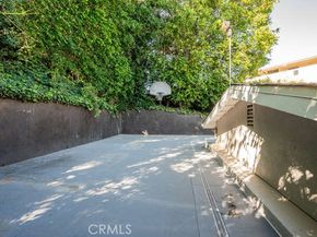 3325 Alginet, Encino CA 91436