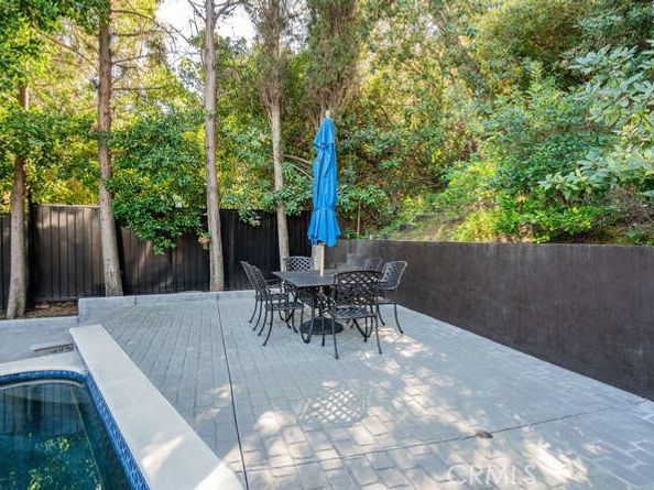 3325 Alginet, Encino CA 91436
