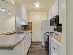 8650 Gulana C1056, Playa Del Rey CA 90293