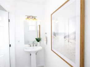 213 Aviation Place, Manhattan Beach CA 90266