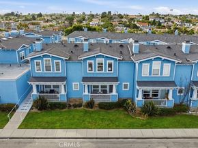 213 Aviation Place, Manhattan Beach CA 90266