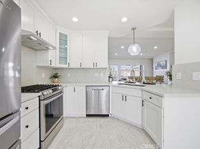 213 Aviation Place, Manhattan Beach CA 90266