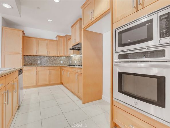 4821 Bakman 201, North Hollywood CA 91601