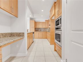 4821 Bakman 201, North Hollywood CA 91601