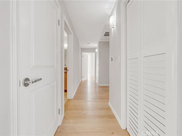 4821 Bakman 201, North Hollywood CA 91601