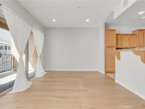 4821 Bakman 201, North Hollywood CA 91601